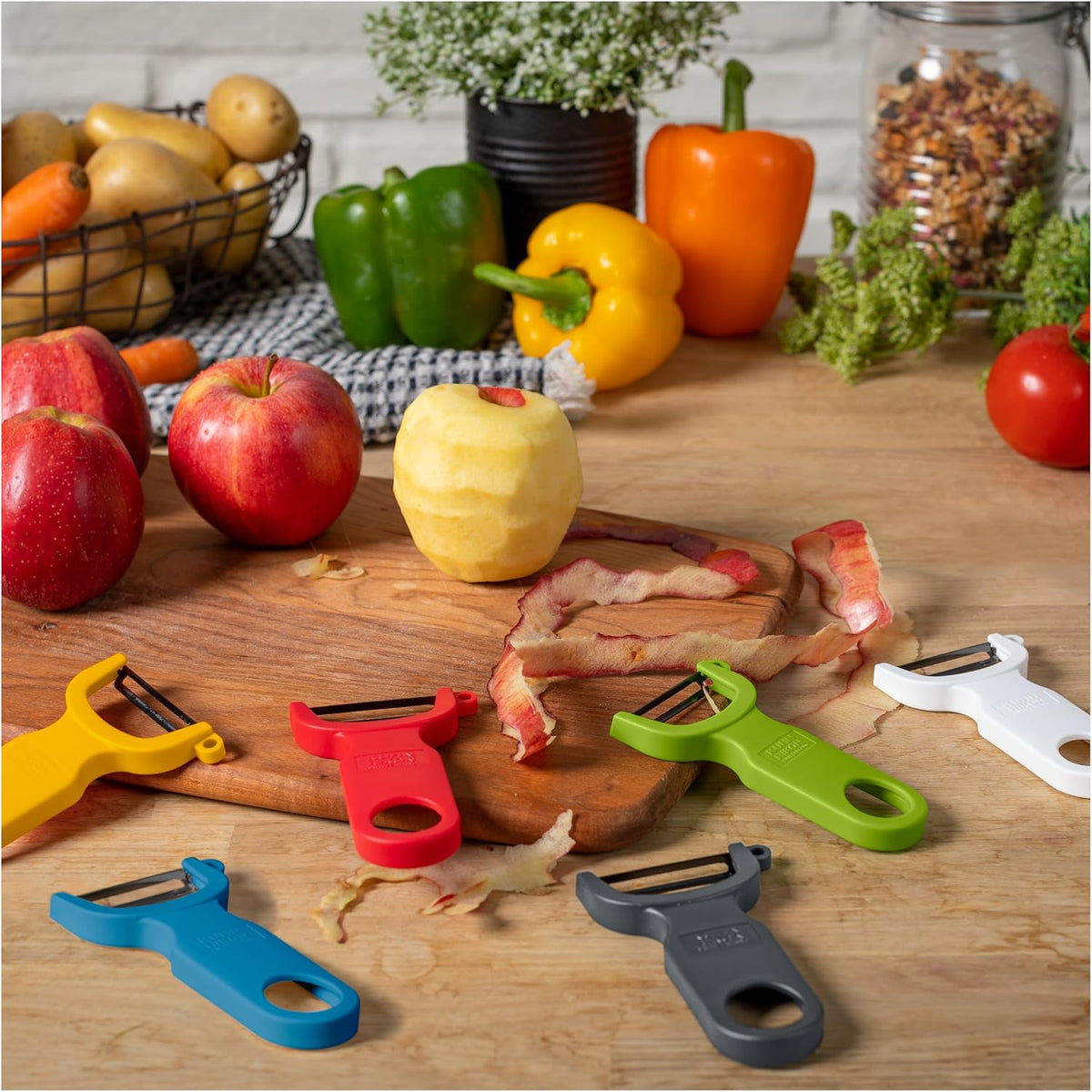 Kuhn Rikon Bar Keeper’s Friend – Original Swiss Peeler Set (2-Pack) | Professional Citrus Garnish & Vegetable Peeler Duo | Razor-Sharp, Lightweight, Made in Switzerland